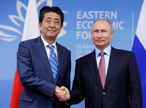 安倍首相、プーチン大統領や習近平主席らとの会談のためロシアへ「東アジアの平和と繁栄に向けた大きな一歩を」