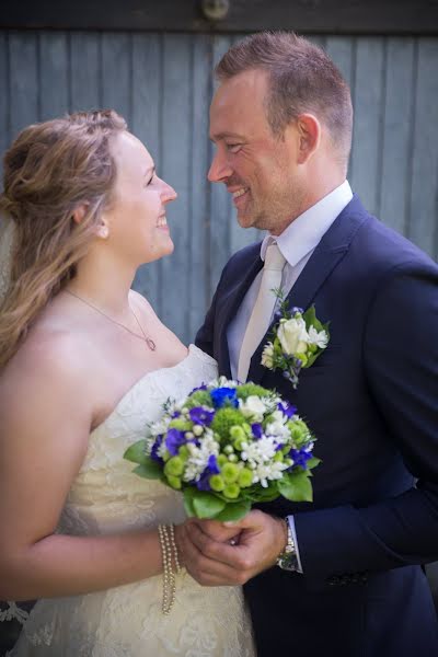 Fotógrafo de casamento Kim Bodker (kimbodker54). Foto de 30 de março 2019