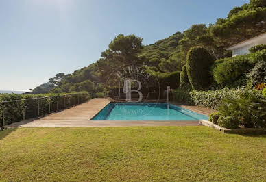 Villa with pool and terrace 3