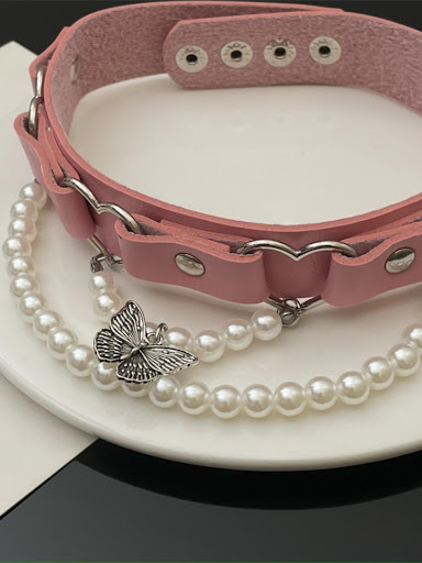 Title 3, Womens Leather Pearl Necklace, a stylish and s...