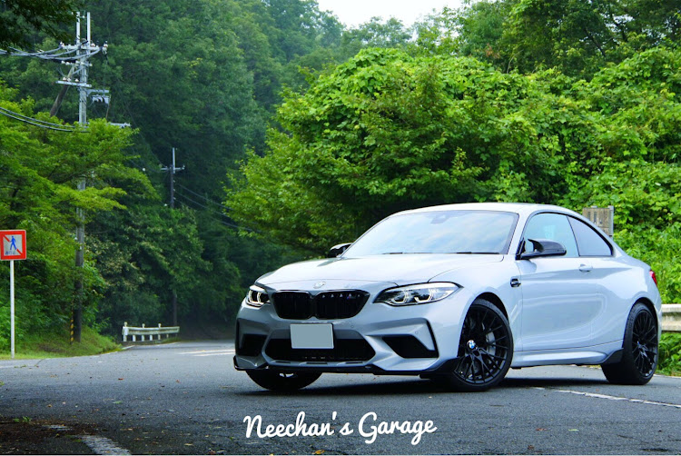 M2 クーペの峠・一眼レフ初心者・M2コンペティション・車高が高杉に関するカスタム事例の投稿画像2枚目
