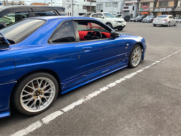 スカイラインのホイール交換・タイヤ交換に関するカスタム事例の投稿画像1枚目