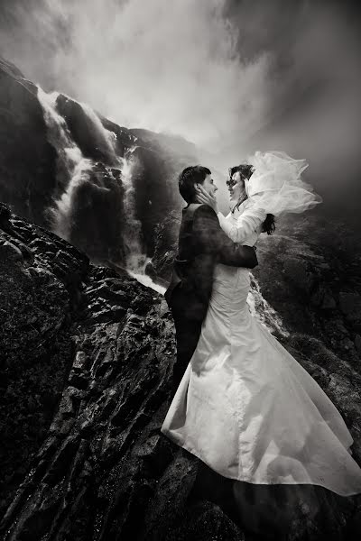 Wedding photographer Bartosz Wyrobek (wyrobek). Photo of 15 January 2014