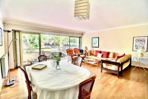 Apartment with terrace 1