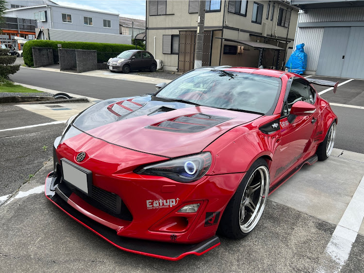 86のEat up⤴️・やっぱりお尻は大事・ロケットバニー86・斜めカラー・ハチビー愛好会に関するカスタム事例の投稿画像1枚目