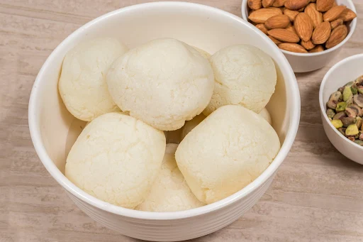 Sponge Rasgulla [1 Piece]