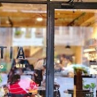 TWATUTIA Coffee & Co.