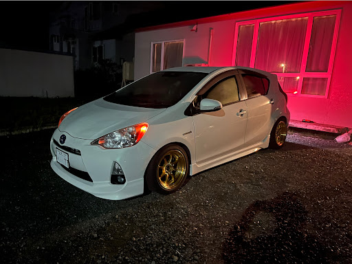 アクアNHP10前期【TOYOTA】トヨタPRIUS-C純正USルーフアンテナ2