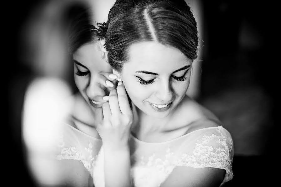 Fotógrafo de casamento Magdalena Korzeń (korze). Foto de 9 de setembro 2016