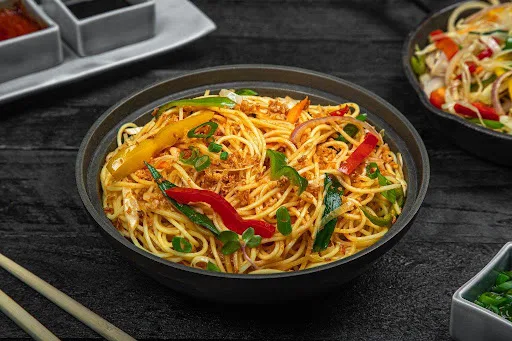 Chilli Garlic Noodle Veg [Serves 1-2]