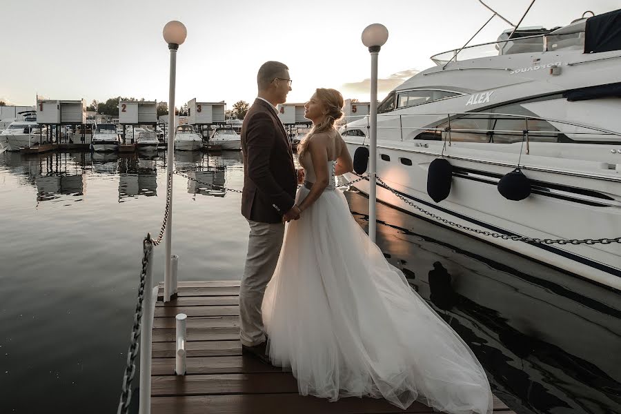 Fotógrafo de casamento Vitaliy Ushakov (ushakovitalii). Foto de 15 de janeiro 2019