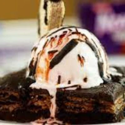 Chocolate Brownie With Ice Cream