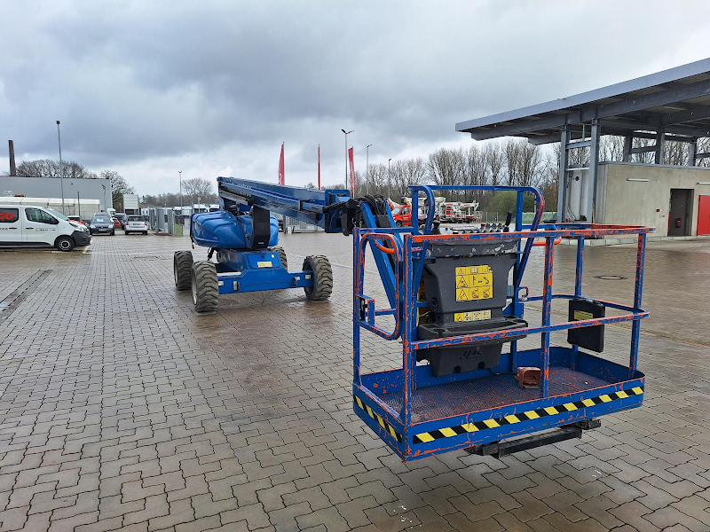 Picture of a JLG E600JP