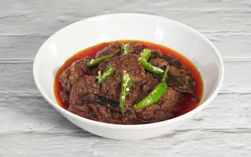 Buffalo Kadhai Gosht [Half, 3 Pieces] With 2 Dhania Roti