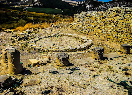 the stone circle di fabio pelosi