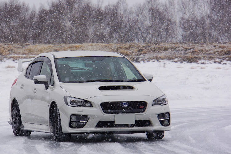 WRX STIの氷上走行会・WRX STI・BRZ・たのしかった・四駆ドリむずいわでも楽しい^ ^に関するカスタム事例の投稿画像2枚目