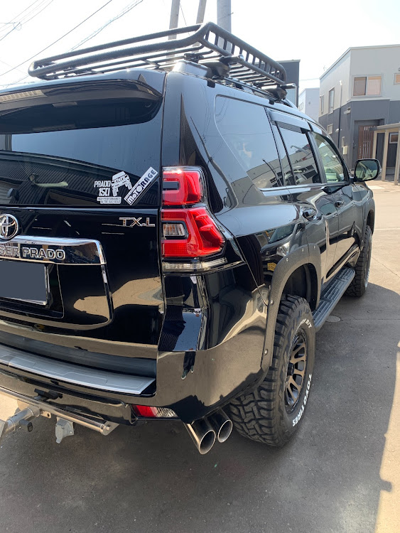 ランドクルーザープラドのデルタフォースオーバル・オーバーフェンダー・DIY・低そうで低くない少し低い車に関するカスタム事例の投稿画像1枚目