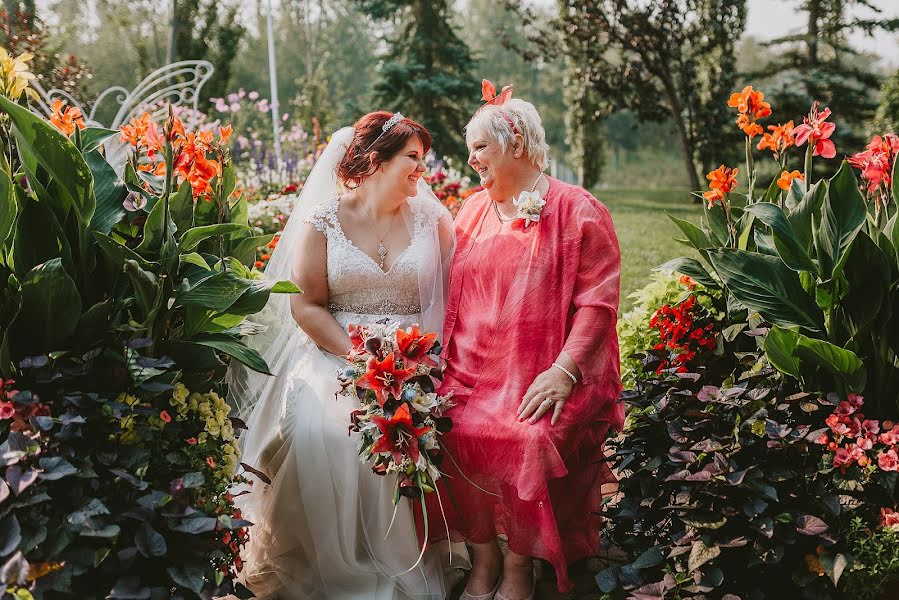 Fotografo di matrimoni Emilie Smith (emiliesmith). Foto del 10 maggio 2019