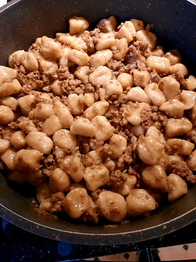 Finished gnocchi in the skillet