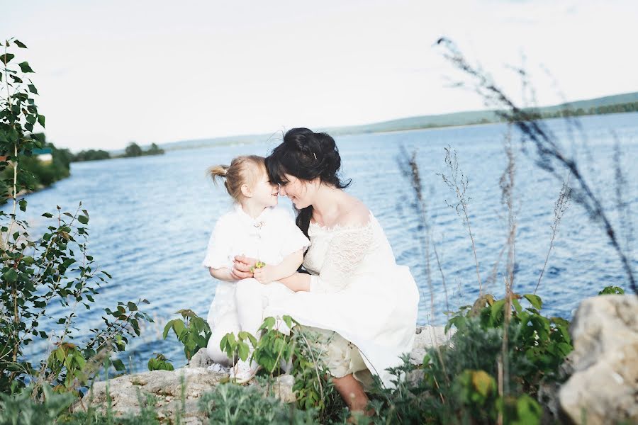 Fotógrafo de casamento Natali Zelenova (natalizelenova). Foto de 8 de junho 2017