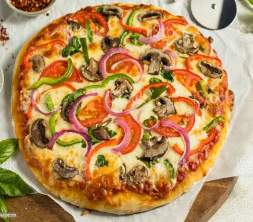 Desi Mushroom Olive Pizza