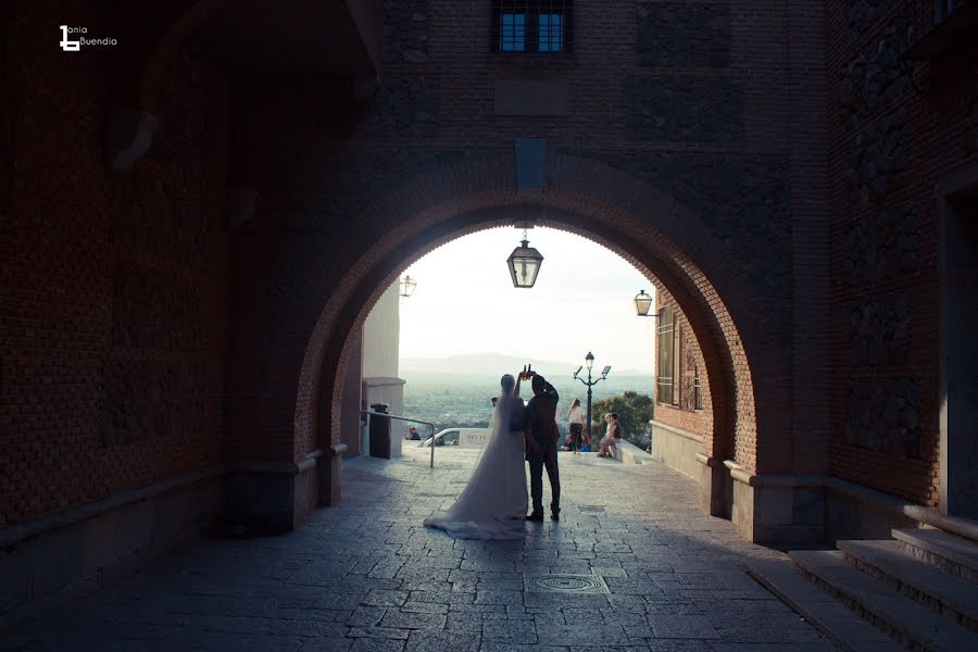 Wedding photographer Tania Buendía (taniabuendia). Photo of 23 May 2019