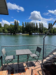 péniche à Saint-Cloud (92)