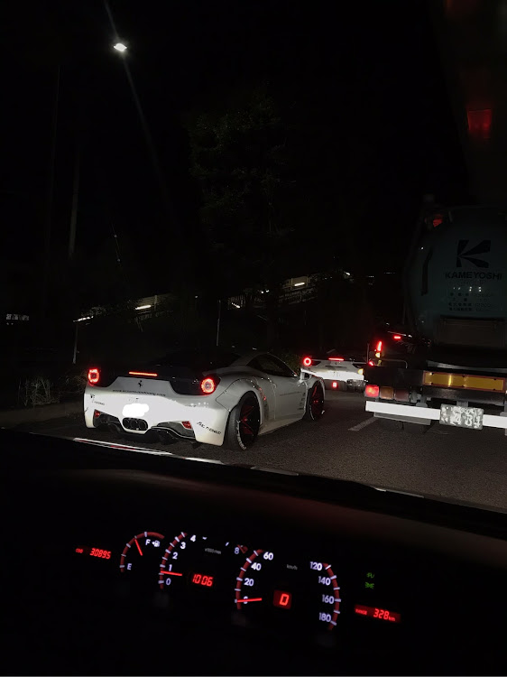 メルティーさんが投稿した夜のツーリング？・爆音・スーパーカー・フェラーリ・ランボルギーニに関するカスタム事例の投稿画像1枚目
