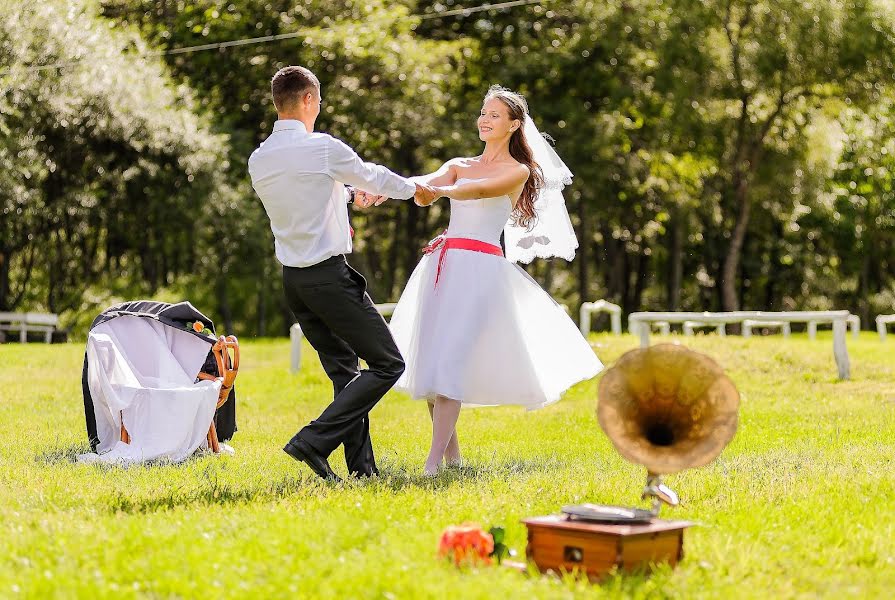 Wedding photographer Sergey Vandin (sergeyvbk). Photo of 9 December 2013