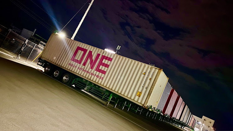 ヴェゼルのVEZEL・HybridZ・夜ドライブ・ドライブ・春の交通安全週間に関するカスタム事例の投稿画像1枚目