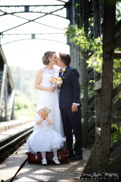 Fotógrafo de casamento Darius Zdziebko (daroart). Foto de 8 de abril 2019