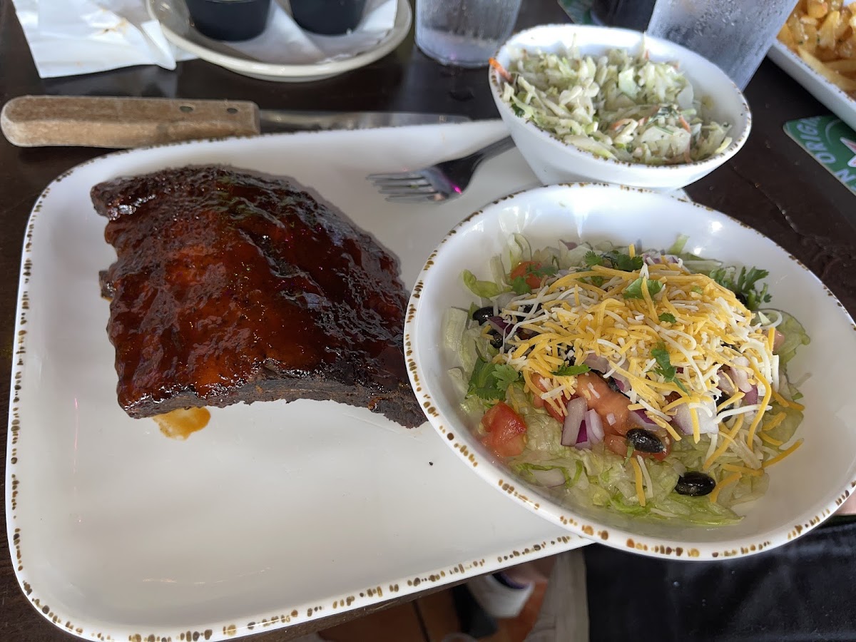 Bbq ribs, side salad, coleslaw. The bbq is amazing