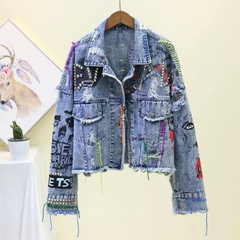 Kadınların gevşek işlemeli denim ceketi