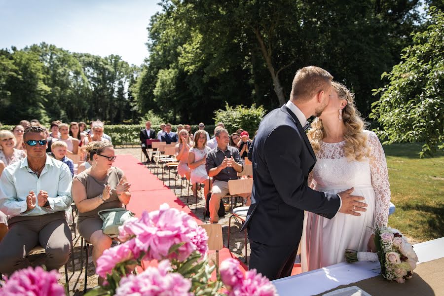 Fotógrafo de bodas Juri Khačadurov (elegantehochzeit). Foto del 19 de mayo 2022