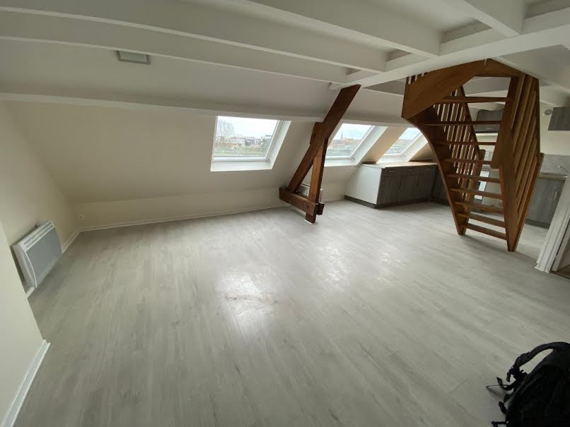 Location  appartement 3 pièces 45 m² à Calais (62100), 545 €