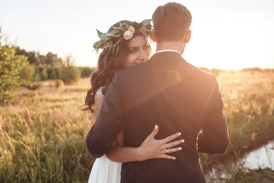 Fotógrafo de casamento Viktoriya Kovrigina (vikakovrigina). Foto de 26 de junho 2017