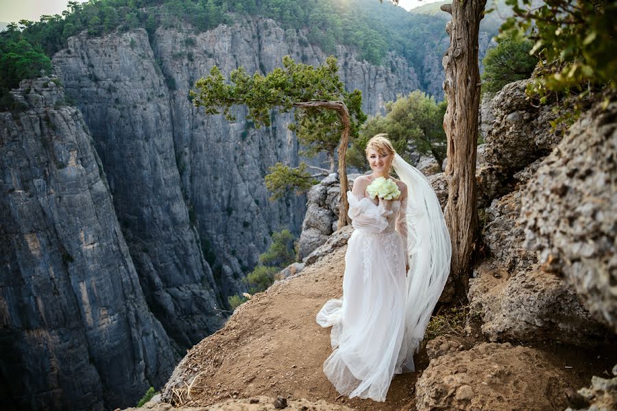 Fotografo di matrimoni Olga Emrullakh (antalya). Foto del 7 giugno 2022