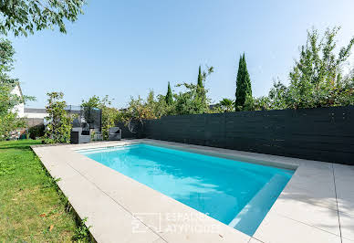 House with pool and terrace 4