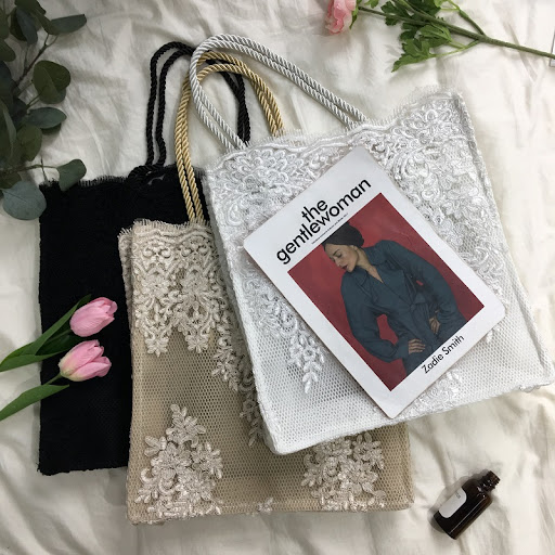 Title 5, Lace hand shopping bag