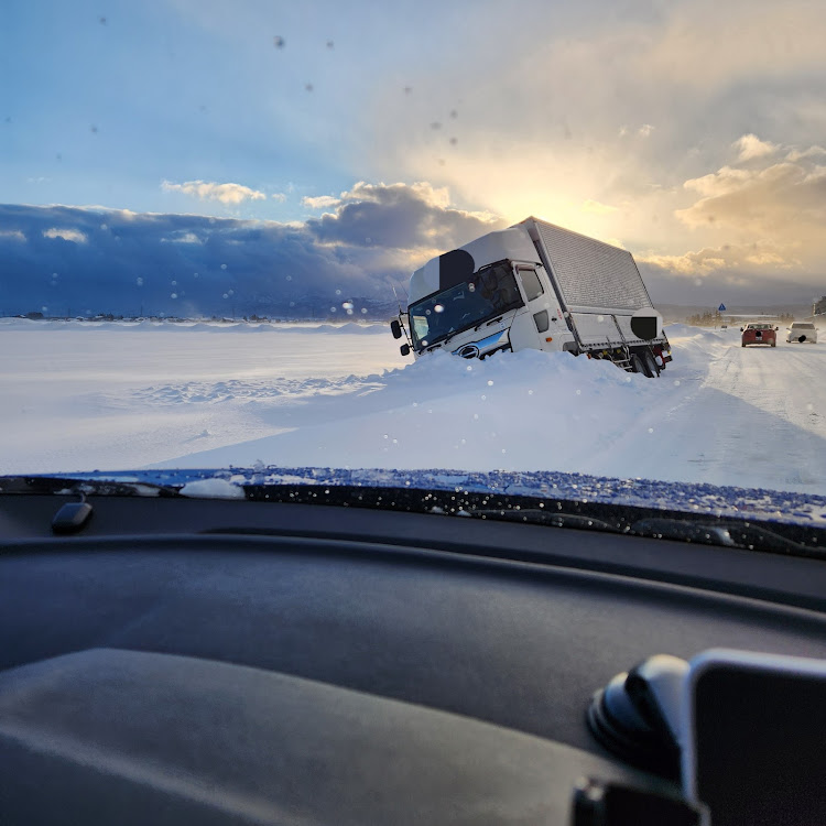 エクリプスクロスの災害級・大寒波・大雪・雪いらない・被害の出ている地域の方 の御安全を祈りますに関するカスタム事例の投稿画像8枚目