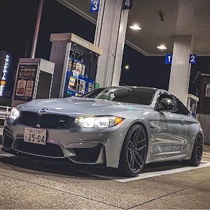 M4 クーペ F82