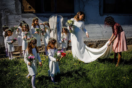 Fotografo di matrimoni Claudiu Negrea (claudiunegrea). Foto del 23 aprile 2018