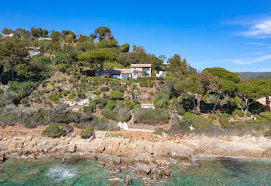 Seaside villa with pool 3