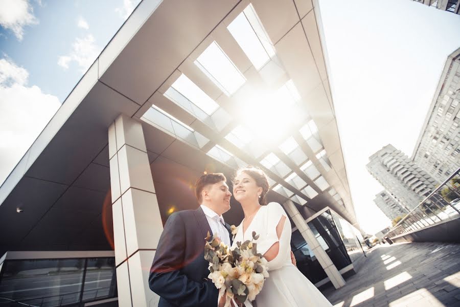 Fotógrafo de casamento Denis Osipov (svetodenru). Foto de 27 de julho 2021