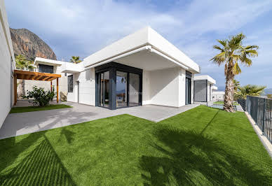 Maison avec piscine et terrasse 2