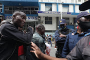 Mbongeni Maphumulo was allegedly shot in the back of the head with a rubber bullet at close range. One of his fellow veterans is seen having a heated debate with police about the incident. 