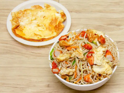 Chicken Noodles With Special Egg Omelette