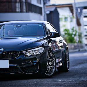 M4 クーペ F82