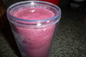 Strawberry banana and blueberry smoothie