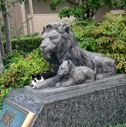 青銅ライオン 金山ニューシティ